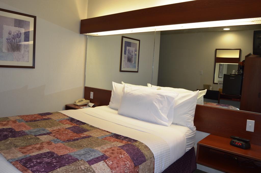 Microtel Inn And Suites By Wyndham Miami Ok Pokój zdjęcie
