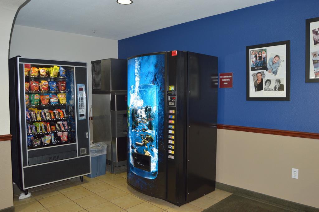 Microtel Inn And Suites By Wyndham Miami Ok Zewnętrze zdjęcie